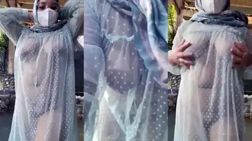 Tante Jilboobs Pamer Toket Transparan Hot